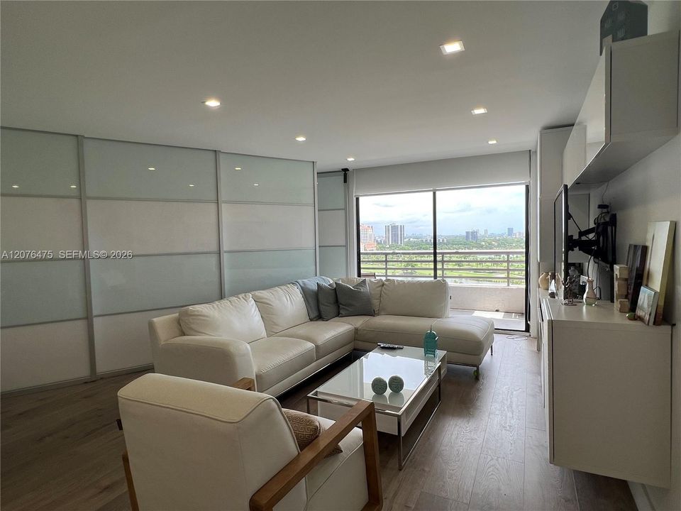 For Rent: $3,000 (2 beds, 2 baths, 1065 Square Feet)
