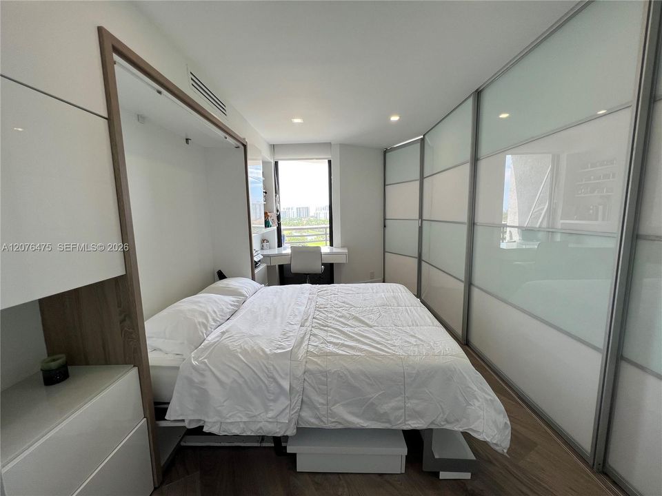 For Rent: $3,000 (2 beds, 2 baths, 1065 Square Feet)