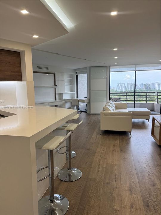 For Rent: $3,000 (2 beds, 2 baths, 1065 Square Feet)