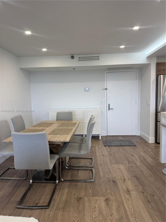 For Rent: $3,000 (2 beds, 2 baths, 1065 Square Feet)