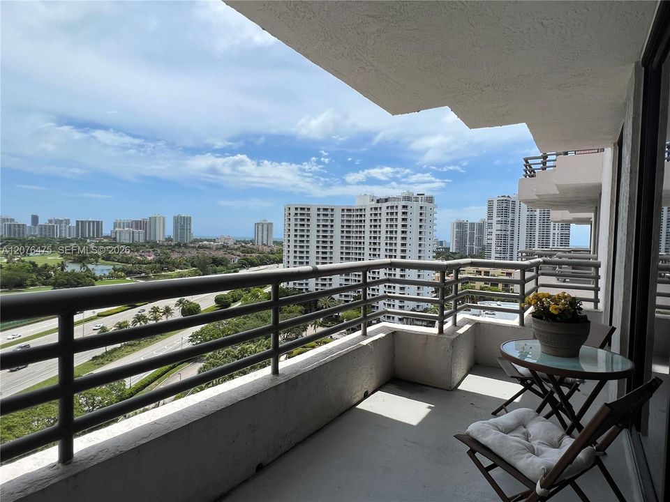 For Rent: $3,000 (2 beds, 2 baths, 1065 Square Feet)