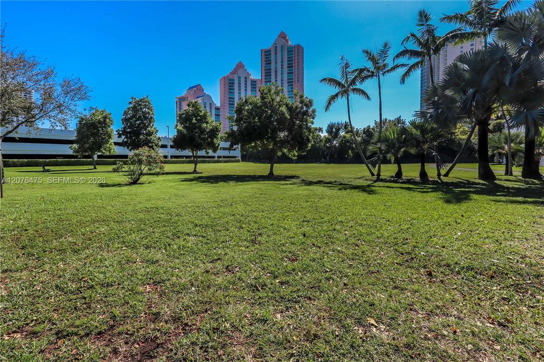 For Rent: $3,000 (2 beds, 2 baths, 1065 Square Feet)