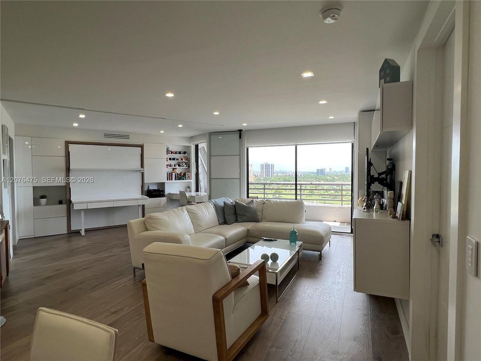 For Rent: $3,000 (2 beds, 2 baths, 1065 Square Feet)