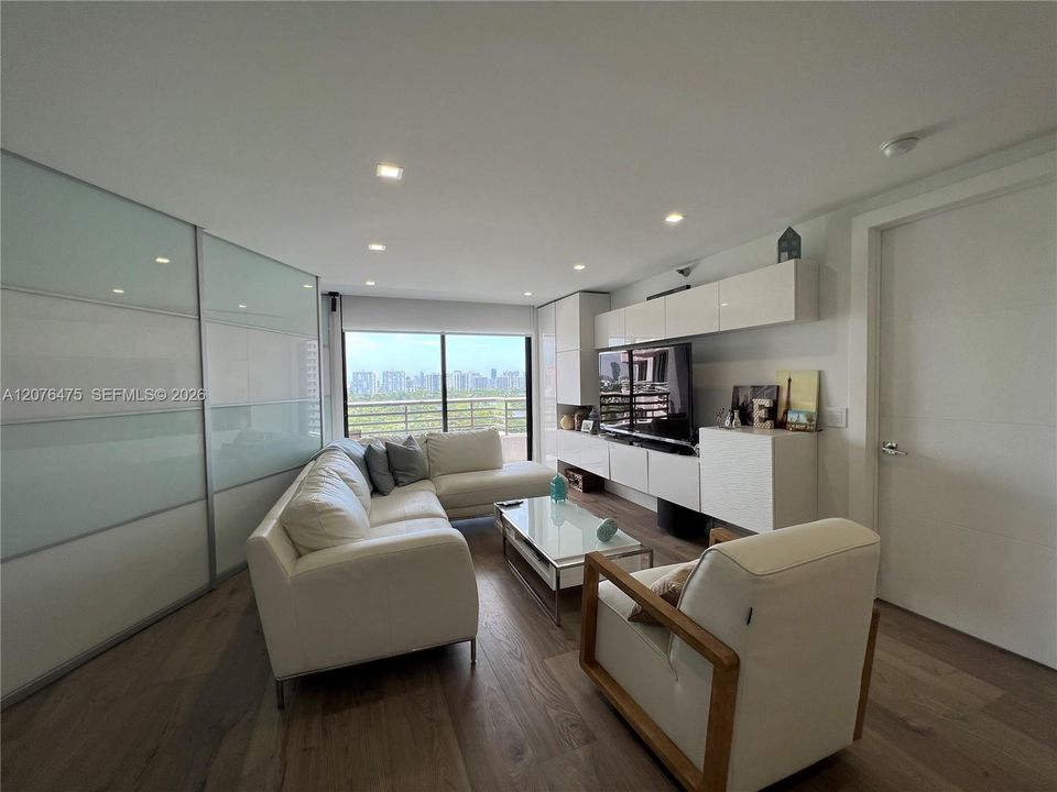 For Rent: $3,000 (2 beds, 2 baths, 1065 Square Feet)