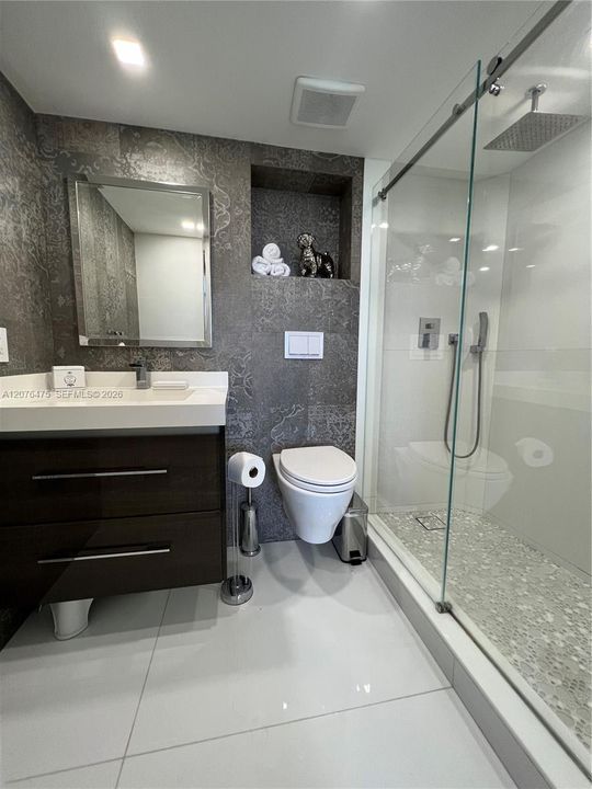 For Rent: $3,000 (2 beds, 2 baths, 1065 Square Feet)
