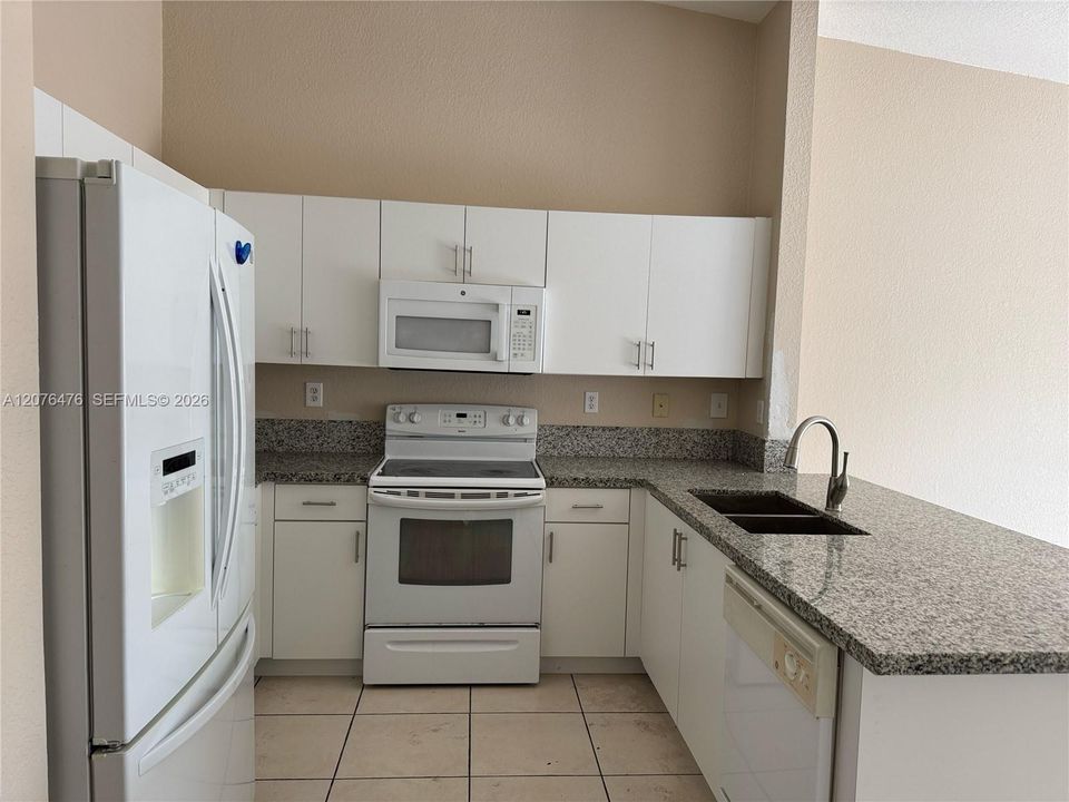 For Rent: $2,900 (3 beds, 2 baths, 1252 Square Feet)