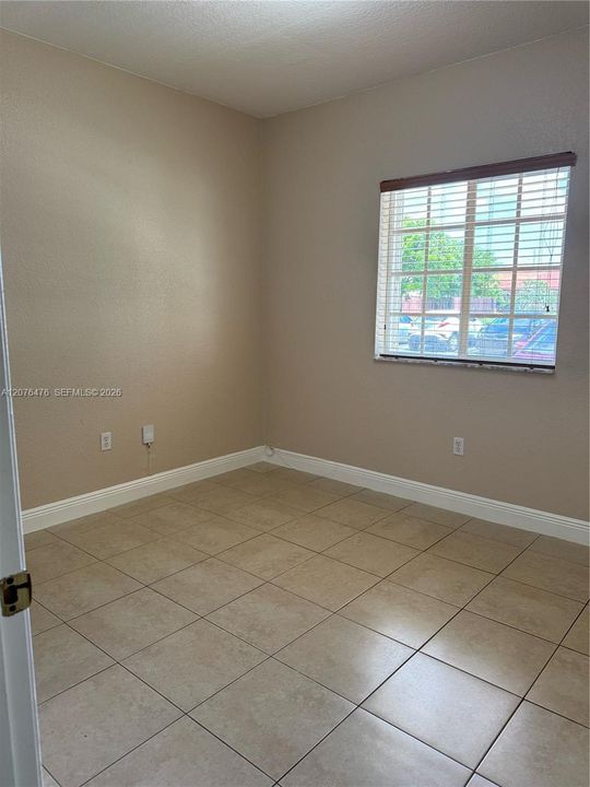 For Rent: $2,900 (3 beds, 2 baths, 1252 Square Feet)