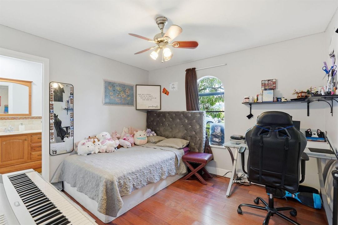 15-web-or-mls-1500_SW_15th_St_015