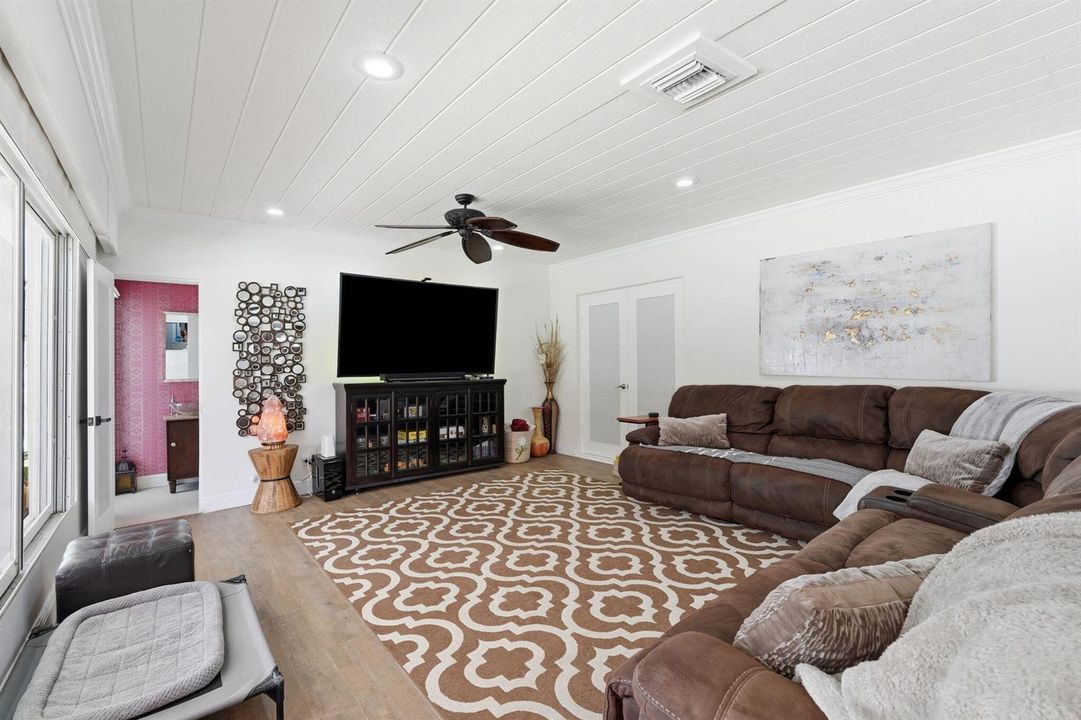 58-web-or-mls-1500_SW_15th_St_059