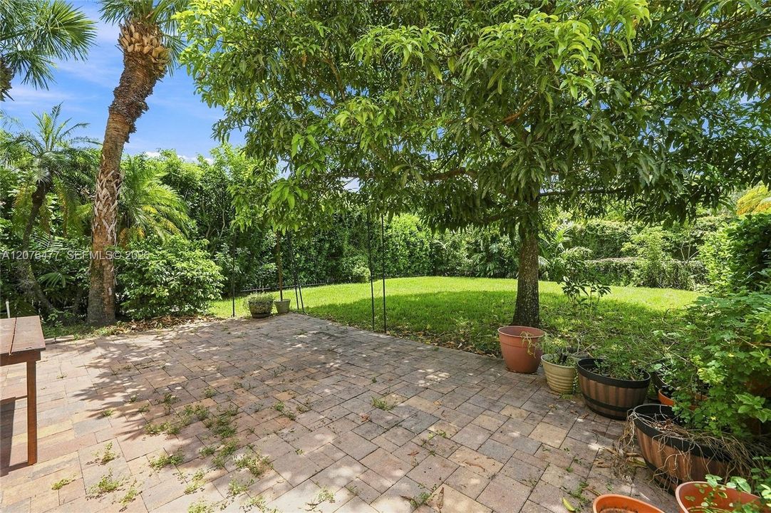На продажу: $595,000 (3 спален, 2 ванн, 1714 Квадратных фут)