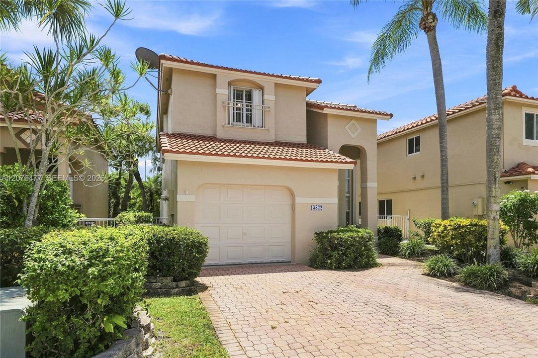 На продажу: $595,000 (3 спален, 2 ванн, 1714 Квадратных фут)