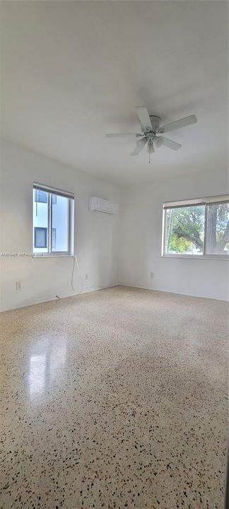 В аренду: $1,550 (0 спален, 1 ванн, 400 Квадратных фут)