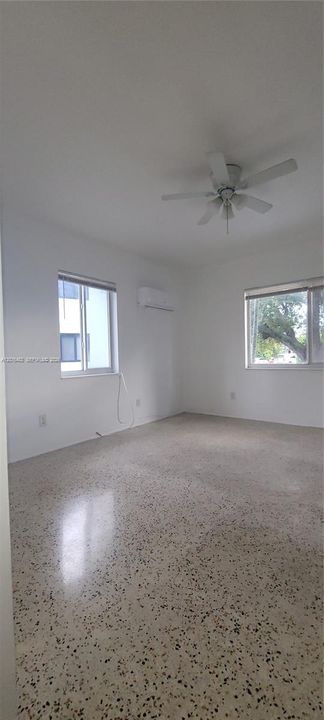 В аренду: $1,550 (0 спален, 1 ванн, 400 Квадратных фут)