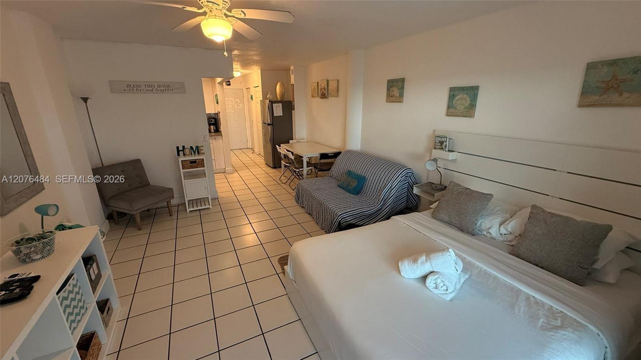 For Rent: $1,690 (0 beds, 1 baths, 410 Square Feet)