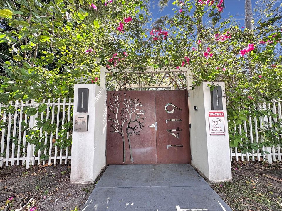 For Rent: $2,000 (1 beds, 1 baths, 475 Square Feet)