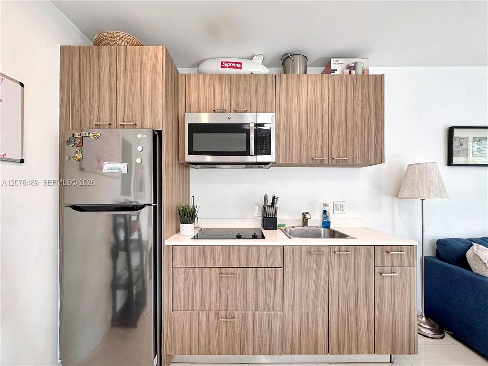 For Rent: $2,000 (1 beds, 1 baths, 475 Square Feet)