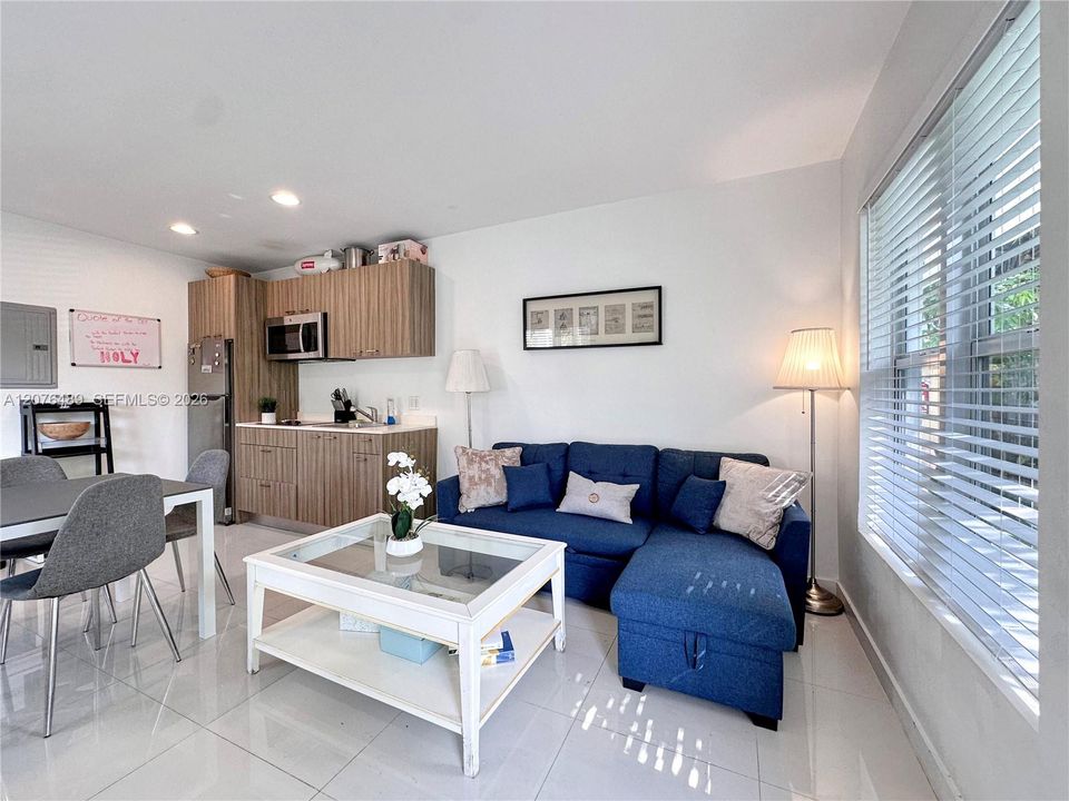 For Rent: $2,000 (1 beds, 1 baths, 475 Square Feet)