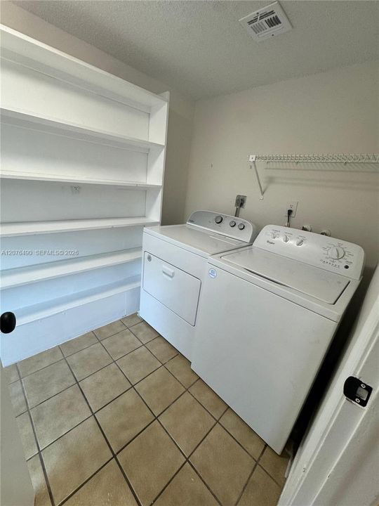 For Rent: $2,995 (3 beds, 2 baths, 1590 Square Feet)