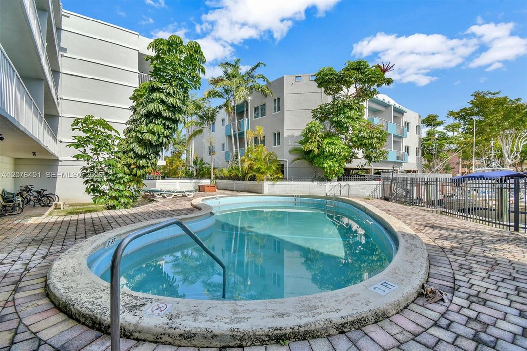 En Venta: $199,999 (1 camas, 1 baños, 750 Pies cuadrados)