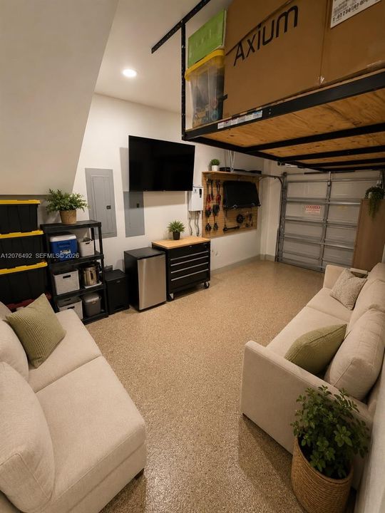 En Renta: $3,650 (5 camas, 3 baños, 1810 Pies cuadrados)
