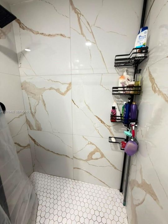 En Renta: $3,650 (5 camas, 3 baños, 1810 Pies cuadrados)