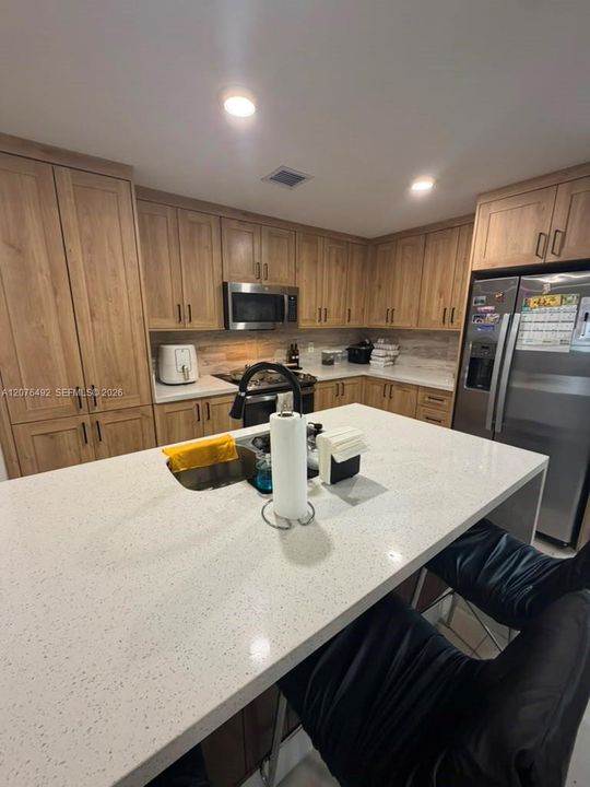 En Renta: $3,650 (5 camas, 3 baños, 1810 Pies cuadrados)