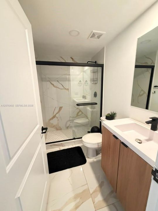 En Renta: $3,650 (5 camas, 3 baños, 1810 Pies cuadrados)