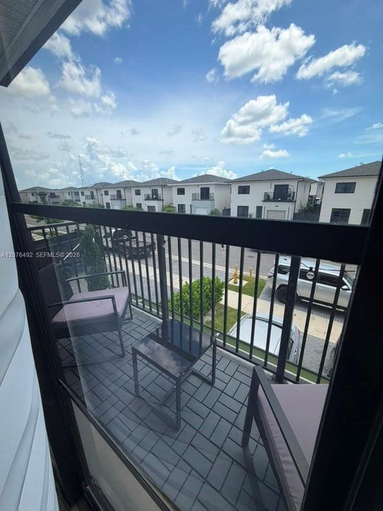 En Renta: $3,650 (5 camas, 3 baños, 1810 Pies cuadrados)