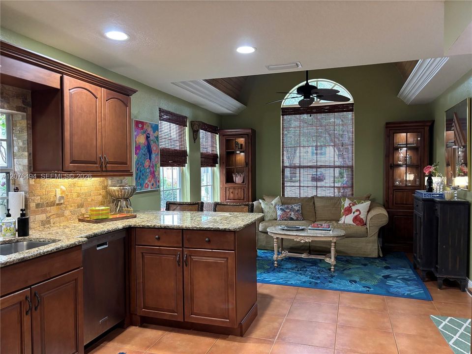 For Rent: $7,500 (3 beds, 2 baths, 1831 Square Feet)
