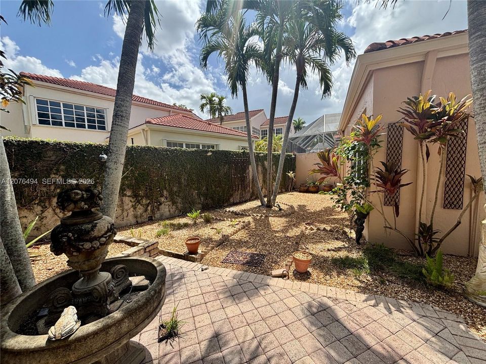 For Rent: $7,500 (3 beds, 2 baths, 1831 Square Feet)