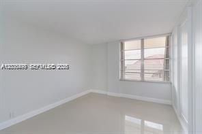 В аренду: $6,000 (2 спален, 2 ванн, 1299 Квадратных фут)