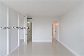 В аренду: $6,000 (2 спален, 2 ванн, 1299 Квадратных фут)