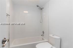 В аренду: $6,000 (2 спален, 2 ванн, 1299 Квадратных фут)