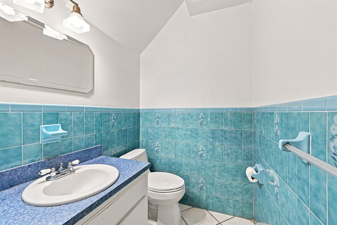 1st floor guest bath