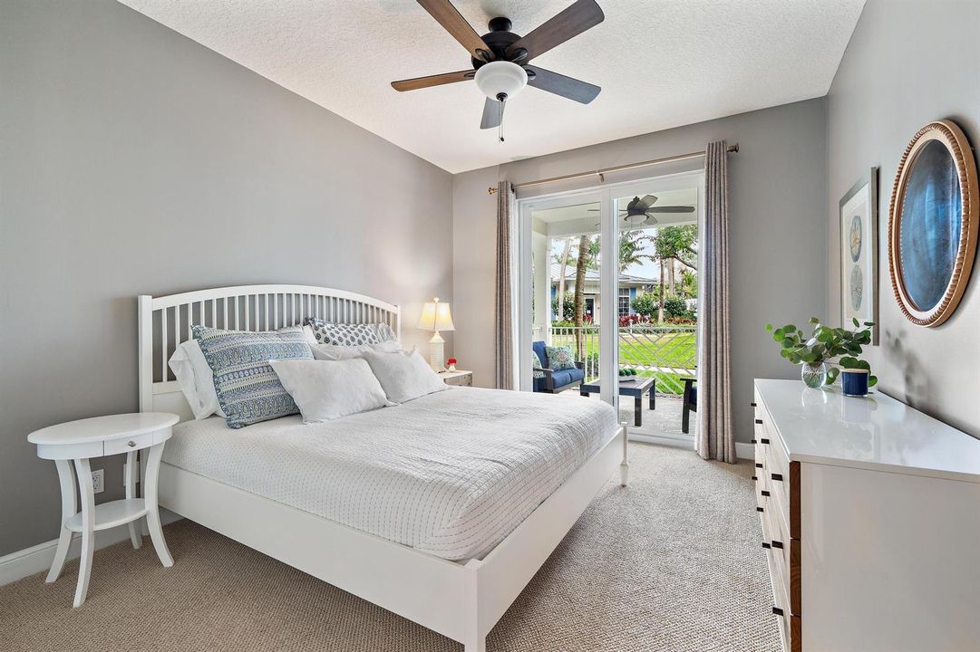 814 Bay Colony Dr S-2