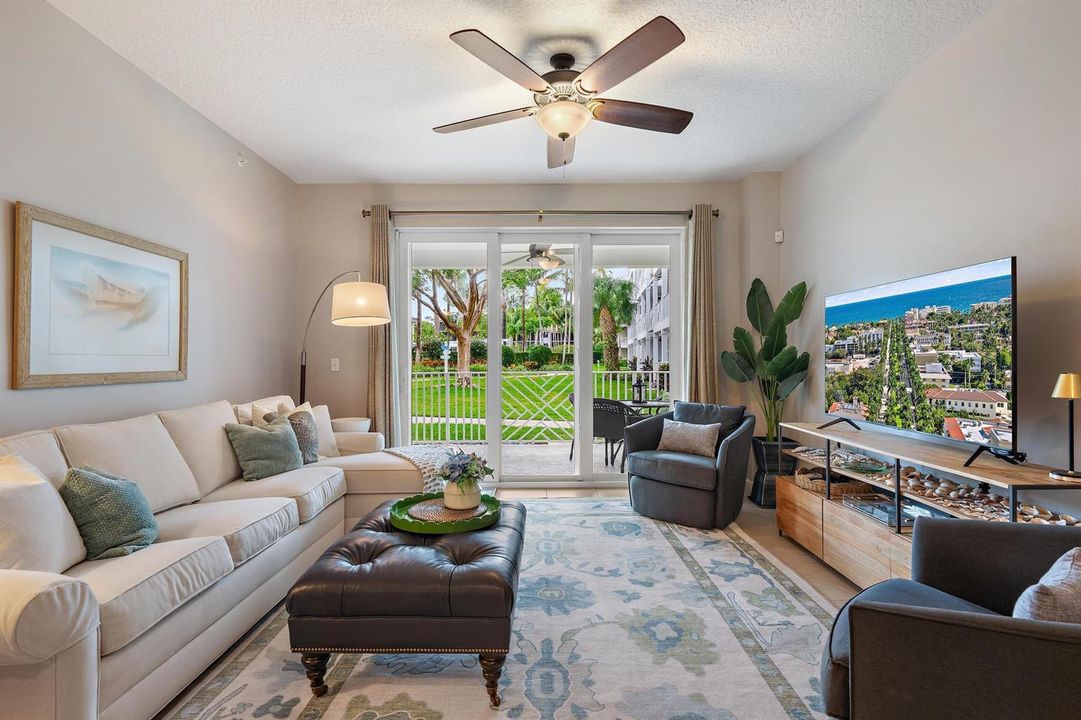 814 Bay Colony Dr S-10