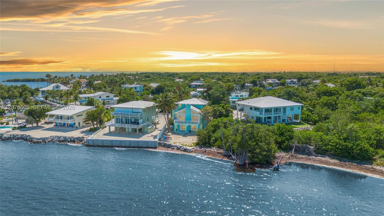 На продажу: $2,400,000 (3 спален, 3 ванн, 0 Квадратных фут)
