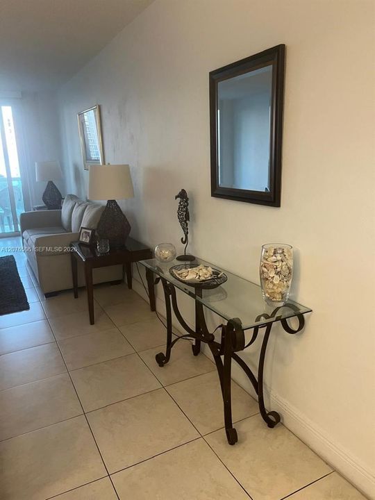 En Venta: $460,000 (1 camas, 1 baños, 1005 Pies cuadrados)