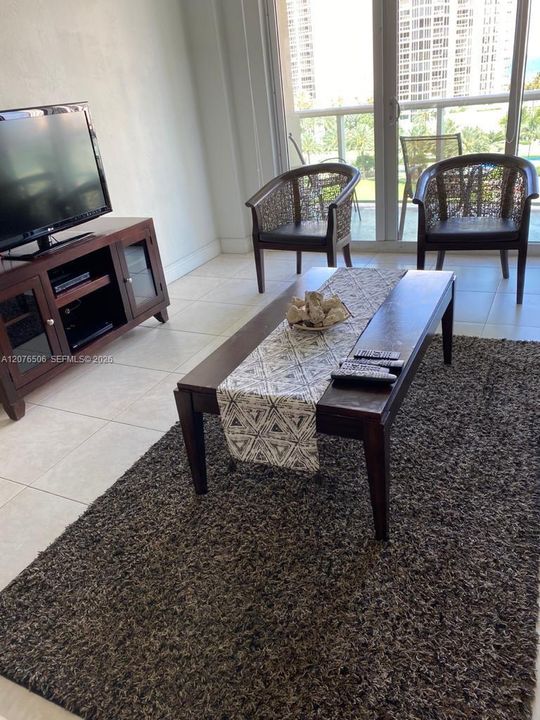 En Venta: $460,000 (1 camas, 1 baños, 1005 Pies cuadrados)