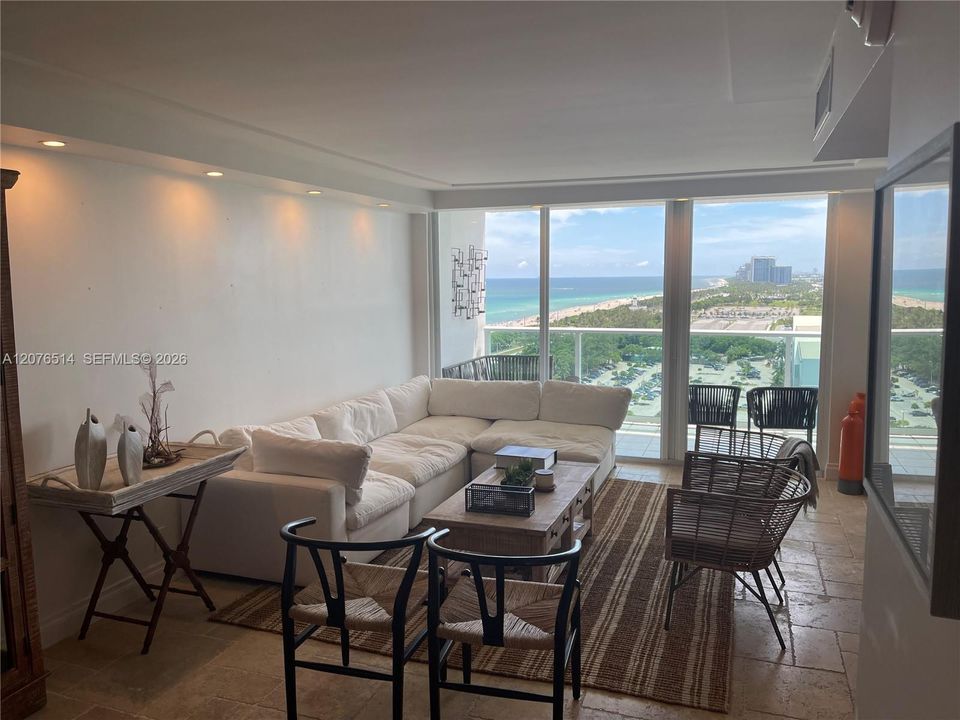 For Rent: $4,000 (2 beds, 2 baths, 1357 Square Feet)