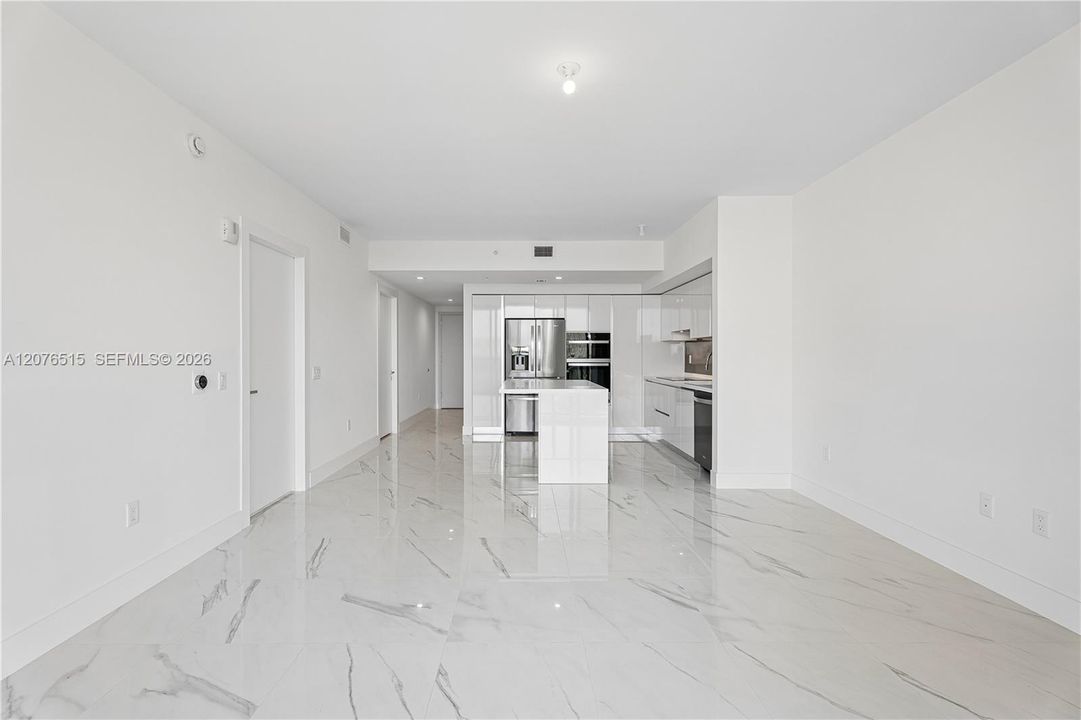 В аренду: $4,000 (1 спален, 1 ванн, 937 Квадратных фут)