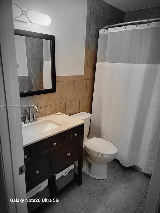 В аренду: $4,200 (5 спален, 2 ванн, 1803 Квадратных фут)
