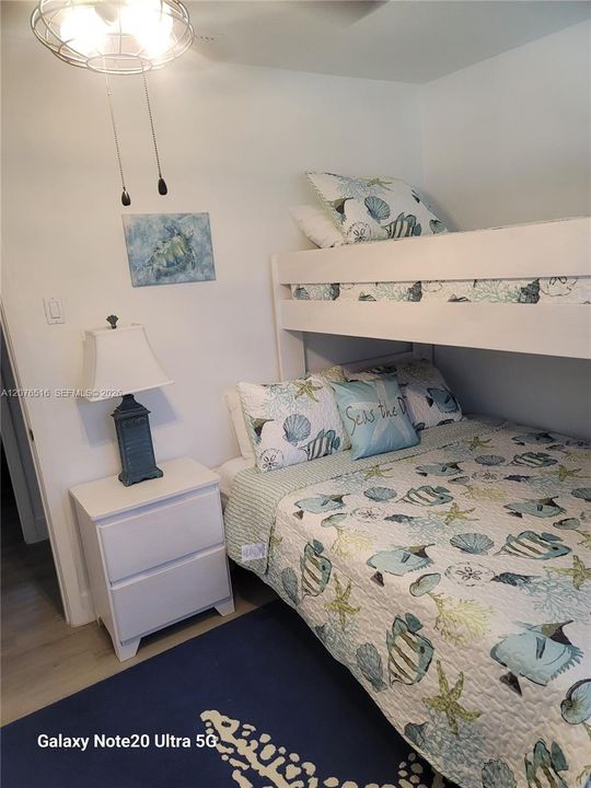 В аренду: $4,200 (5 спален, 2 ванн, 1803 Квадратных фут)