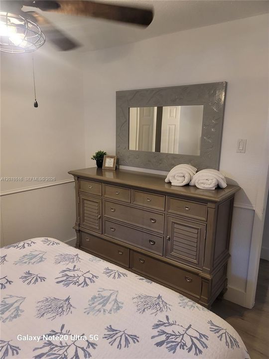 В аренду: $4,200 (5 спален, 2 ванн, 1803 Квадратных фут)