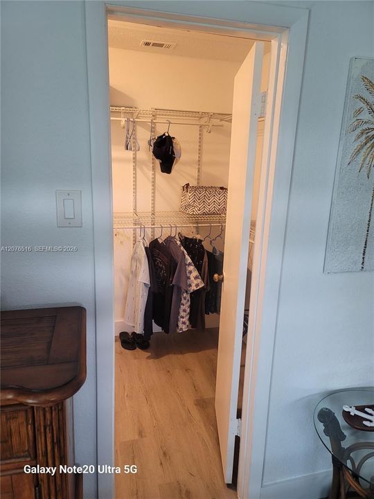 В аренду: $4,200 (5 спален, 2 ванн, 1803 Квадратных фут)