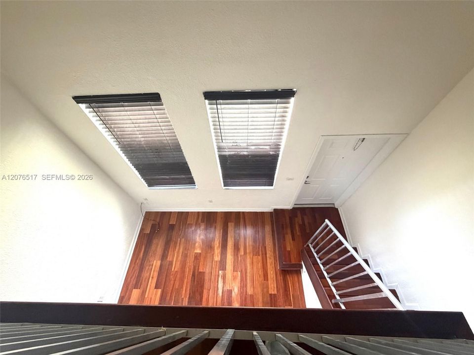 В аренду: $1,900 (1 спален, 1 ванн, 725 Квадратных фут)