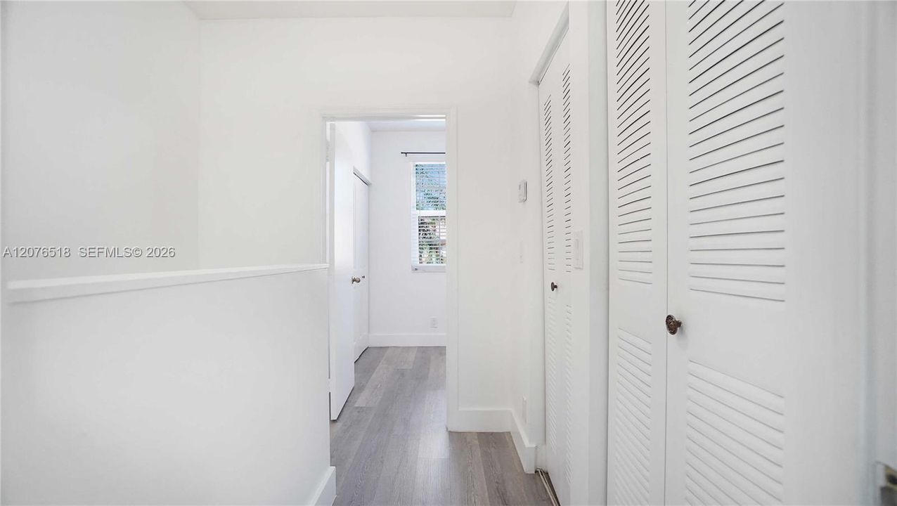 For Rent: $2,700 (2 beds, 1 baths, 969 Square Feet)
