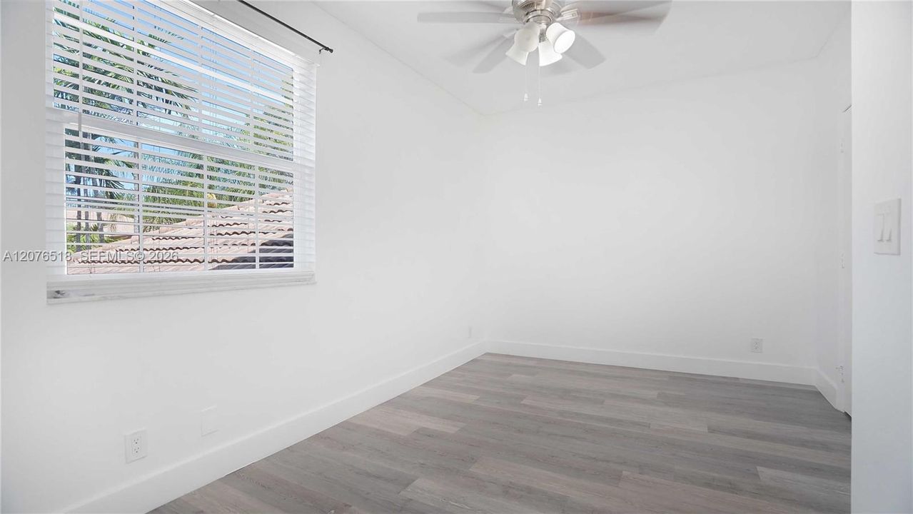 For Rent: $2,700 (2 beds, 1 baths, 969 Square Feet)
