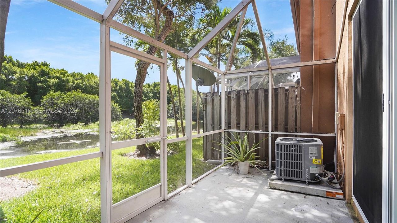 For Rent: $2,700 (2 beds, 1 baths, 969 Square Feet)