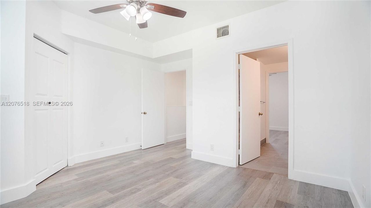 For Rent: $2,700 (2 beds, 1 baths, 969 Square Feet)